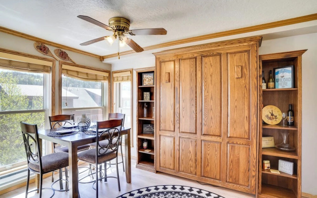 Walk to Ski Lift: Brian Head Condo w/ Pool Access!