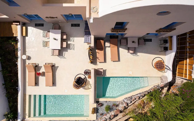 Pink Freud Villas Santorini