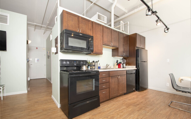 Downtown Denver 2BR Apartment | Open Plan
