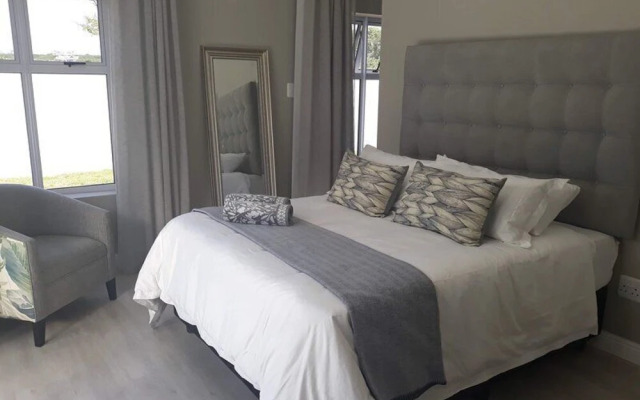 8 Prestwick St Francis Links