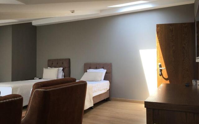 The Elegant Hotel