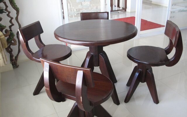 OYO 775 Explore Hotel