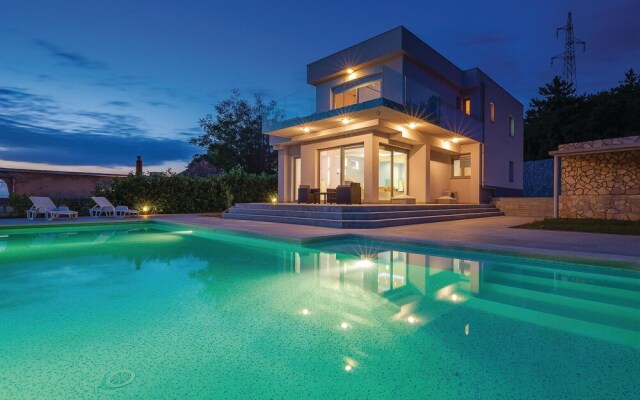 Stunning Home in Crikvenica With Wifi and 4 Bedrooms