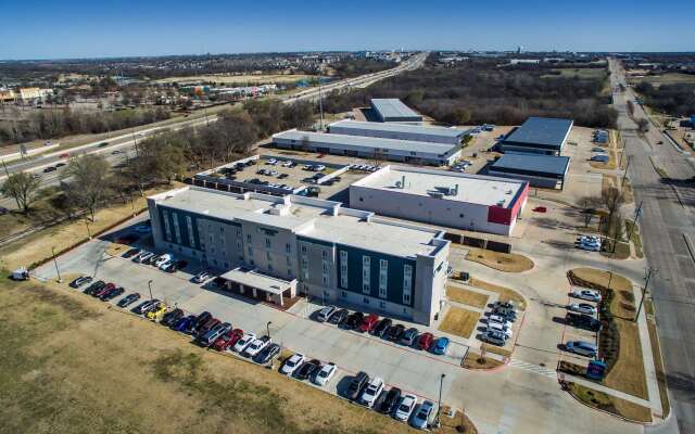 WoodSpring Suites Dallas Plano Central Legacy Drive