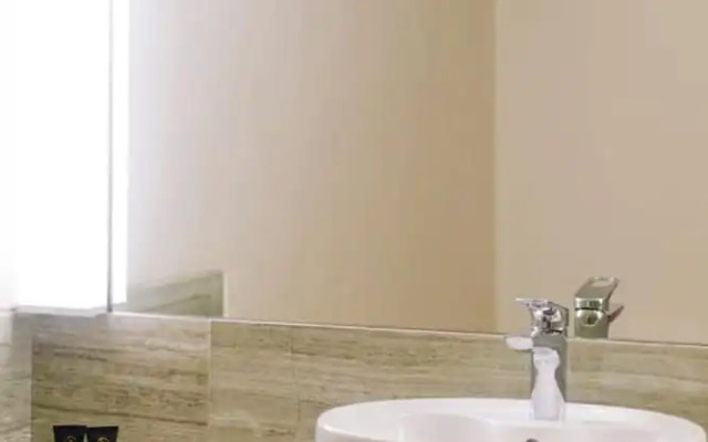 Zenith Premiere Hotel Baubau