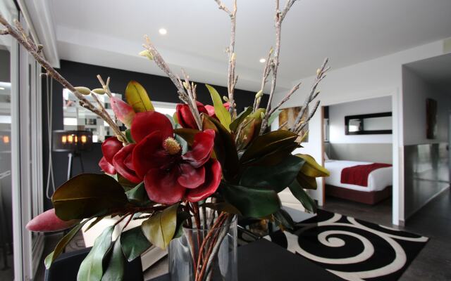 Honeysuckle Executive Apartments