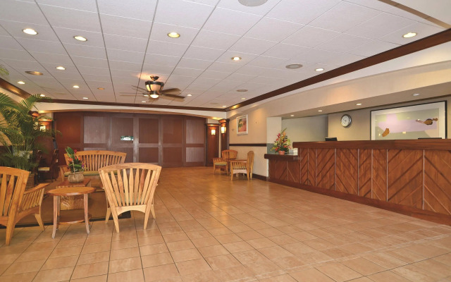 Airport Honolulu Hotel, Trademark Collection by Wyndham