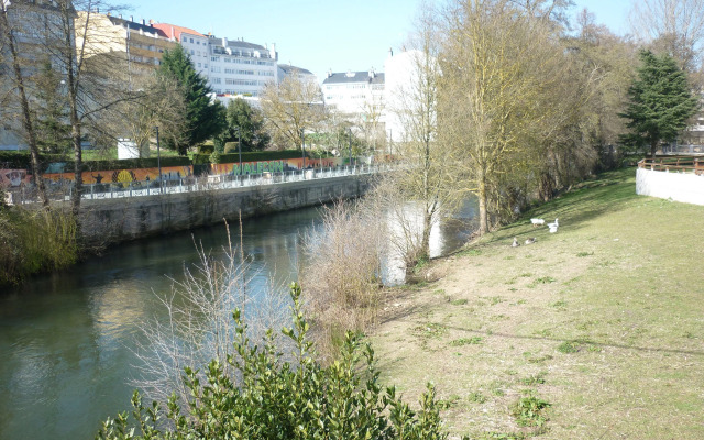 Pensión Albergue Puente Ribeira - Hostel