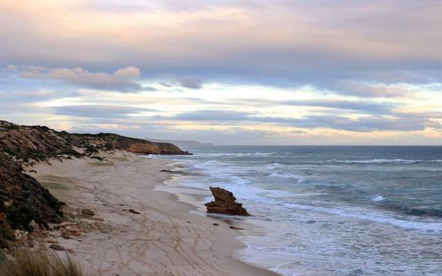 Proton Beach Villa 2 - DISCOUNTED NEW LISTING