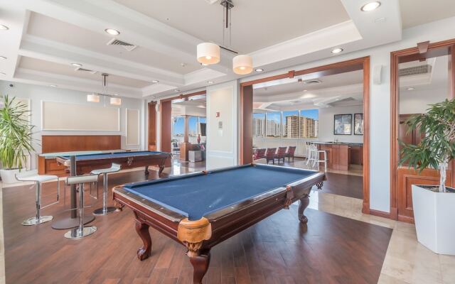 Churchill Suites Intracoastal Yacht Club