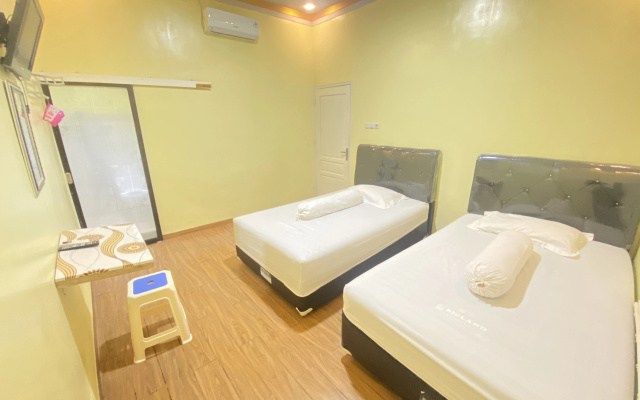 Homestay RN near Taman Bambu Runcing Polewali