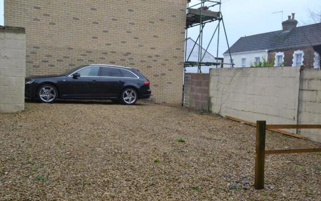 Willow Tree Apartment - 1 Bedroom Apartment - Stayseekers