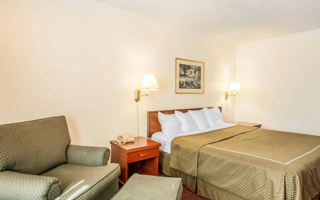 Rodeway Inn & Suites Hwy 217 & 26 W