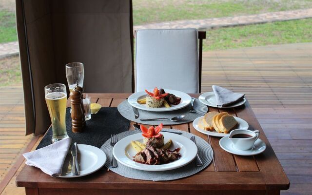 Elephant's Eye, Hwange