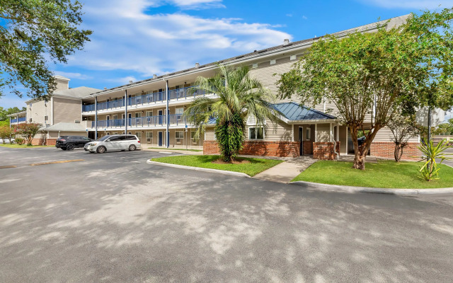 Suburban Studios Lakeland North I-4