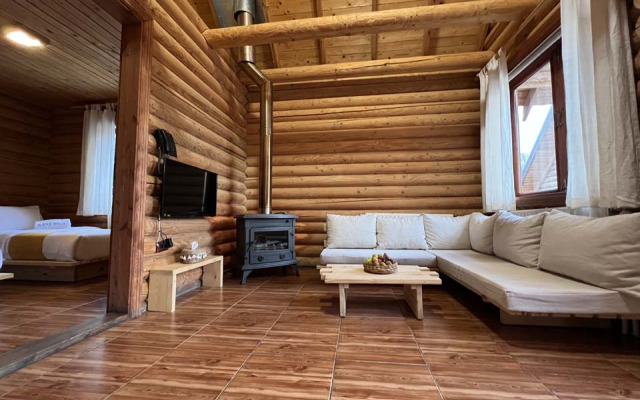 Wood Hills Hotel & Resort