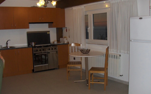 Beautiful Chalet With Spectacular Ocean Views