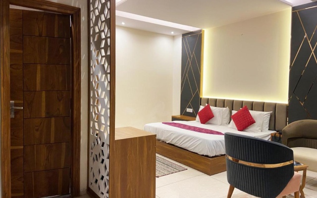 Hardik Palace By F9 Hotels
