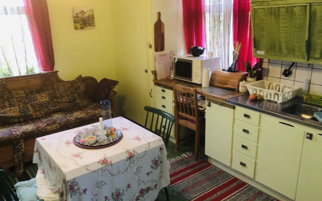 2-bed Apartment Overlooking the River