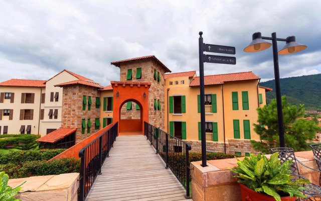 Town Square Suites by Toscana Valley