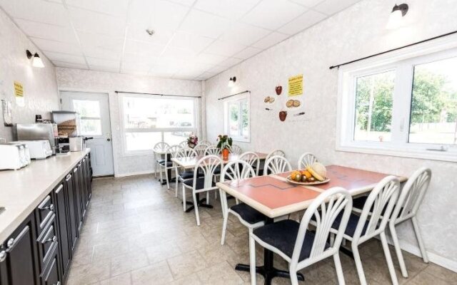 Niagara Parkway Court Motel