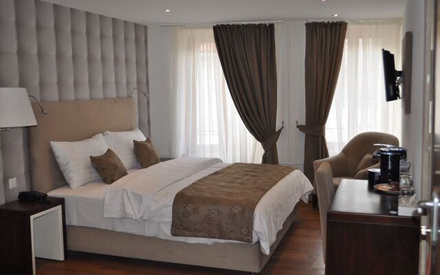 Hotel De Savoie