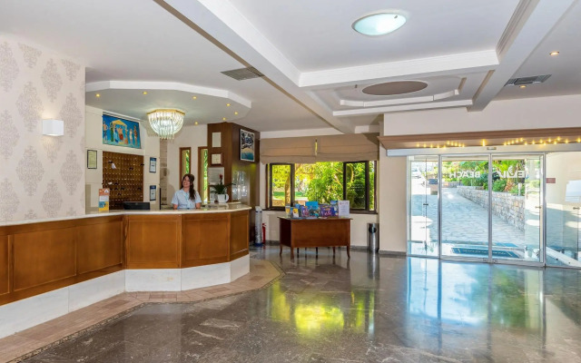 Themis Beach Hotel