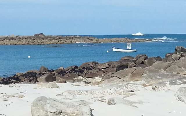 Cozy Holiday Home in Santec With Private Garden