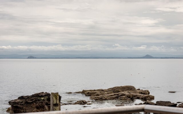 Stunning Shore Front House in Historic Cellardyke