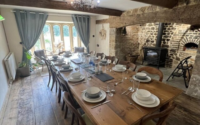 Lovely 5-bed House Near Ilminster and for Families