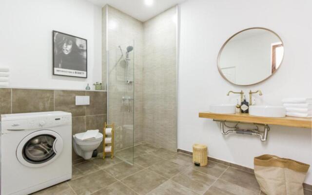 City Chic 3 Bedroom Apartment