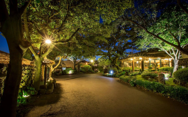 Seaes Hotel & Resort