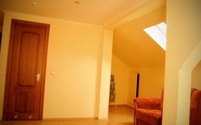 Cozy Rooms