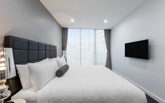 Meriton Suites Church Street, Parramatta – Guest Rooms – Sydney