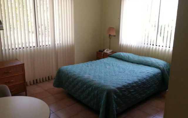Summer Holiday Hotel