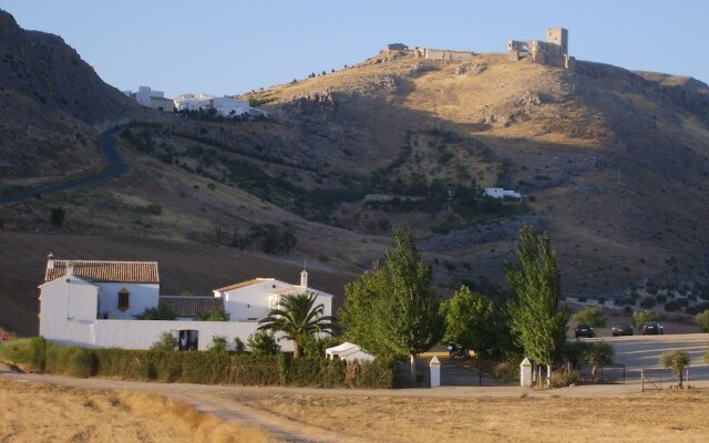 Cortijo El Puntal De Teba