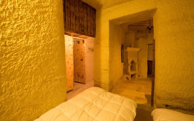 Natureland Cave Hotel