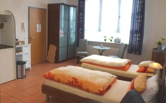 Häusser Apartment+Zimmer