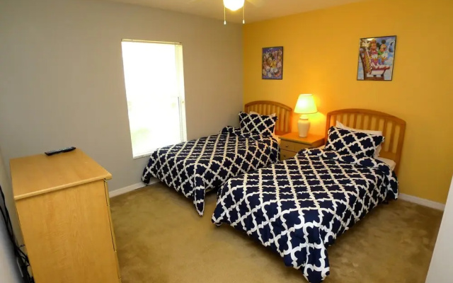 4 BED Pool Home Overlooking Reserve