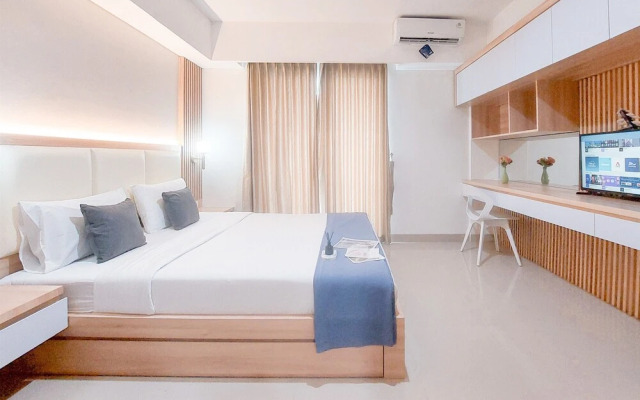 Modern Look 1Br Without Living Room At Bintaro Embarcadero Apartment