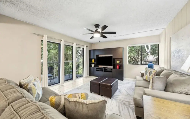 2070 Beachwood