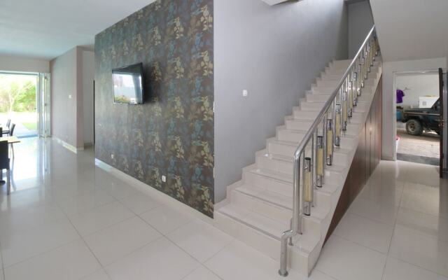 Airy Candisari Sisingamangaraja 4 Semarang