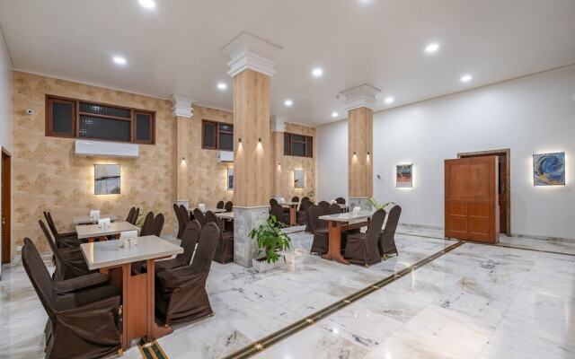 Hotel Apex Surat