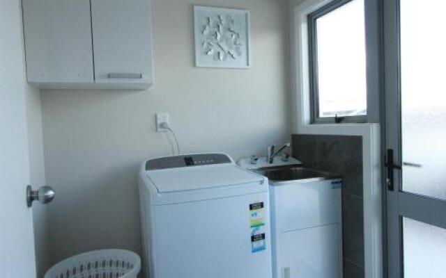 Rose Apartments Unit 1 Central Rotorua-Accommodation&Spa