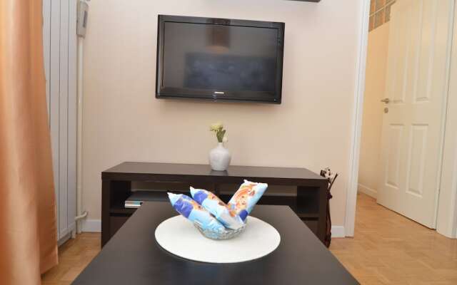 Apartment Flores