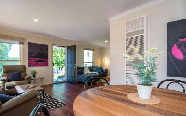 Birdie – Guest Rooms – Daylesford