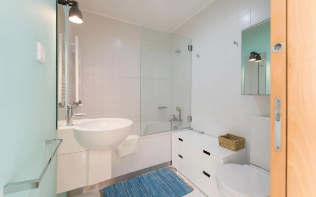 Between River and Sea Porto Apartment