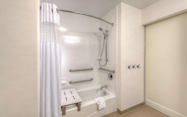 Hampton Inn & Suites Dallas/Plano-East