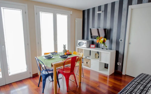 Shopping Deangeli Apartment - Hintown