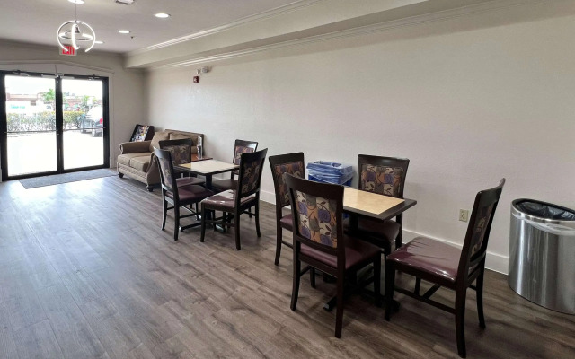 Econo Lodge Beaumont I-10 South